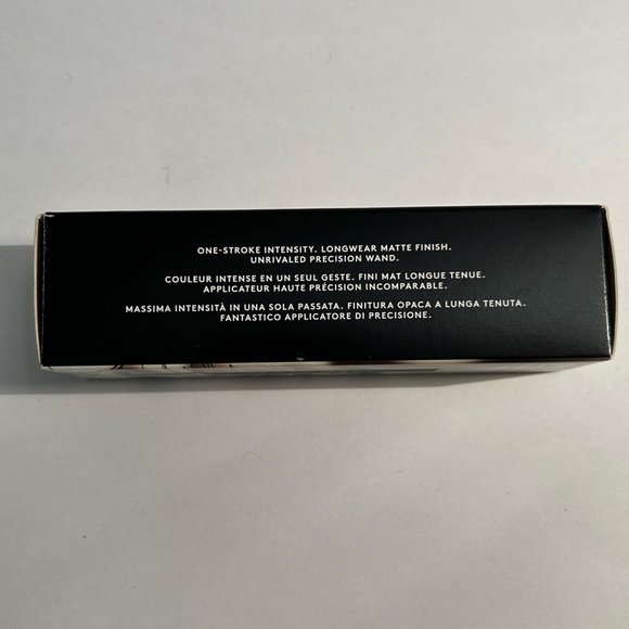 Fenty Beauty- Stunna Lip Paint in “Unbutton” - Picture 3 of 4